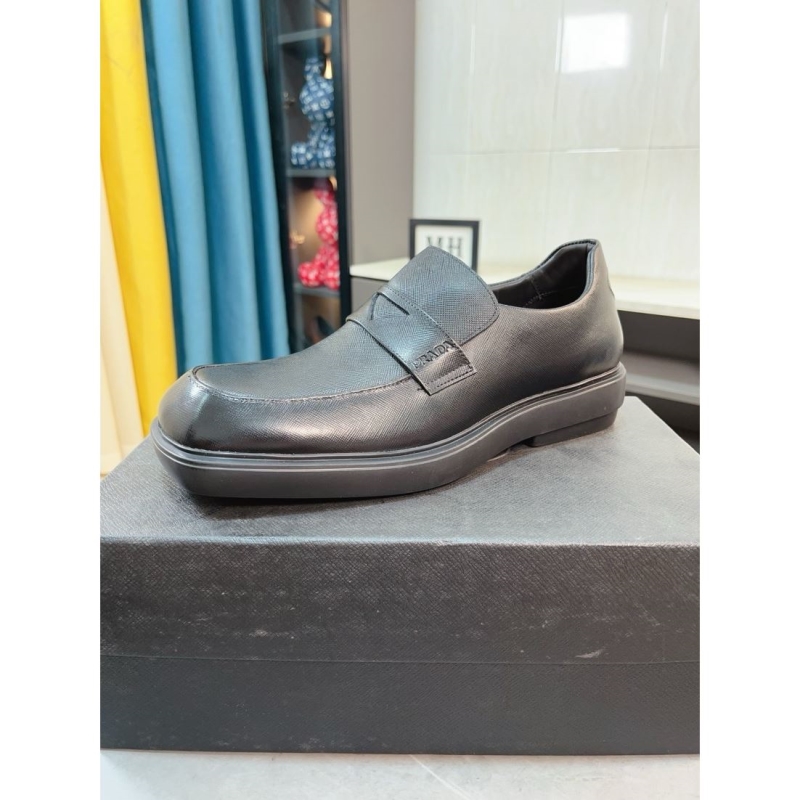 Pra*a leather shoes